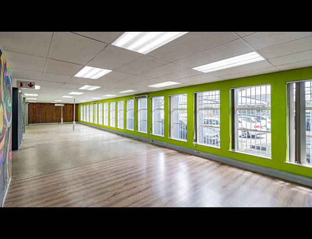 2,489M² OFFICE FOR SALE IN FERNDALE